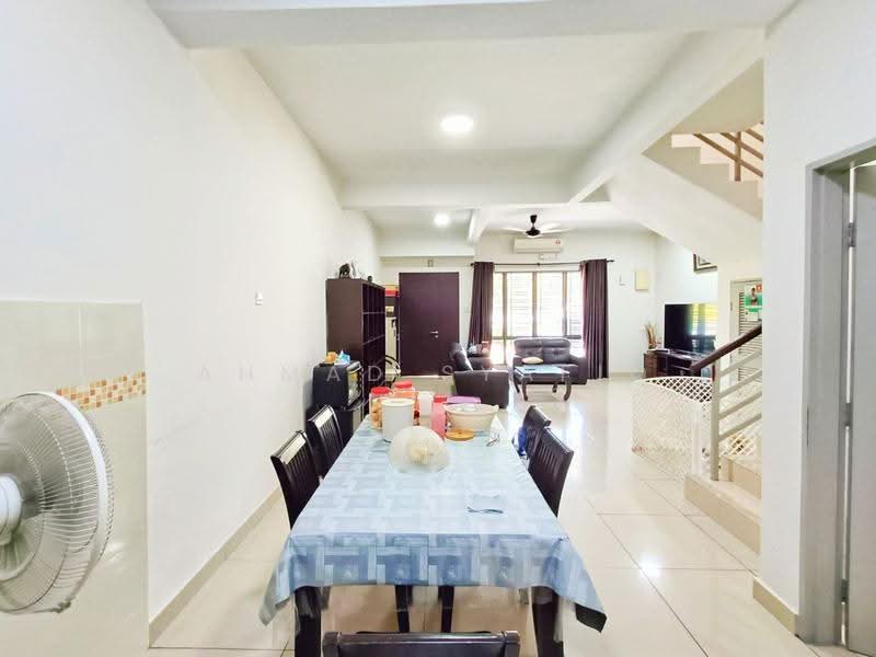 2-storey Terraced House for Sale in Bandar Putera 2 (Klang) - Ahmad Syafiq - Dining Room - PropertyGuru.com.my
