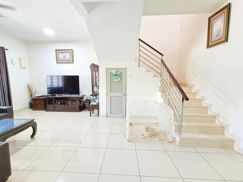 2-storey Terraced House for Sale in Bandar Putera 2 (Klang) - Ahmad Syafiq - Living Room - PropertyGuru.com.my