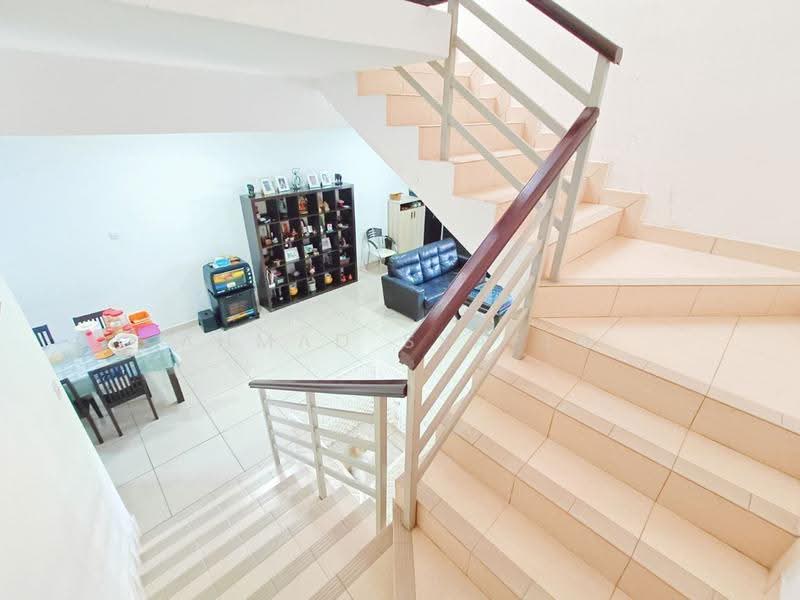 2-storey Terraced House for Sale in Bandar Putera 2 (Klang) - Ahmad Syafiq - Stair - PropertyGuru.com.my