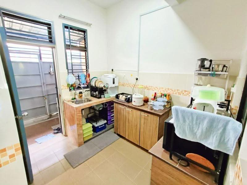 2-storey Terraced House for Sale in Bandar Putera 2 (Klang) - Ahmad Syafiq - Kitchen - PropertyGuru.com.my