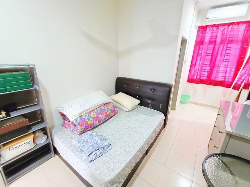 2-storey Terraced House for Sale in Bandar Putera 2 (Klang) - Ahmad Syafiq - Bedroom - PropertyGuru.com.my