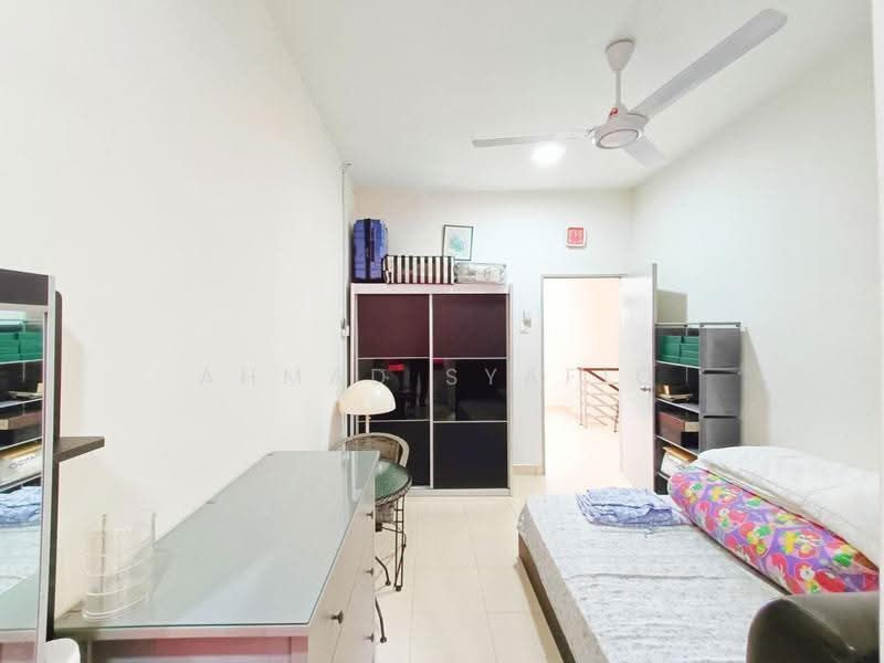 2-storey Terraced House for Sale in Bandar Putera 2 (Klang) - Ahmad Syafiq - Bedroom - PropertyGuru.com.my