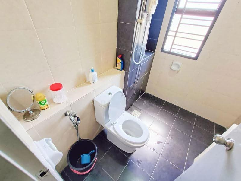 2-storey Terraced House for Sale in Bandar Putera 2 (Klang) - Ahmad Syafiq - Bathroom - PropertyGuru.com.my