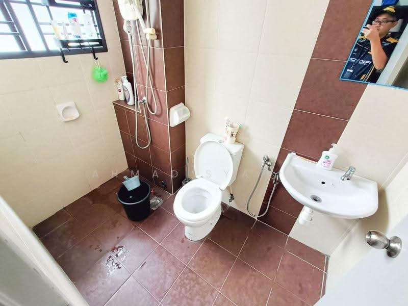 2-storey Terraced House for Sale in Bandar Putera 2 (Klang) - Ahmad Syafiq - Bathroom - PropertyGuru.com.my