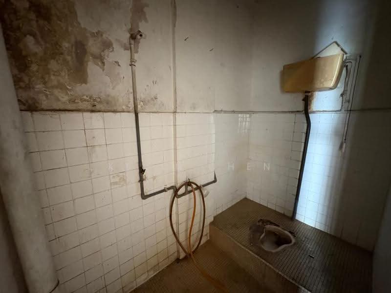 Kedai untuk Disewa di Taman Desa Cheras (Cheras) - Kevin Chen - Bathroom - PropertyGuru.com.my
