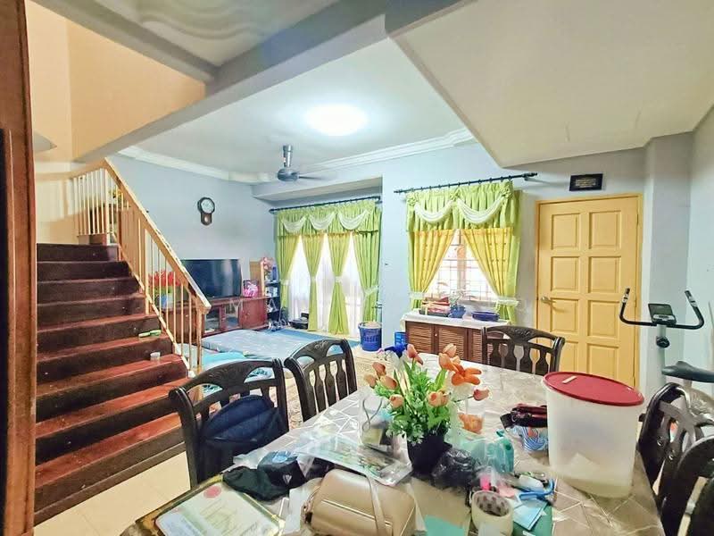 Rumah Teres 2-Tingkat untuk Dijual di Taman Senohong (Jeram) - Ahmad Syafiq - Living Room - PropertyGuru.com.my
