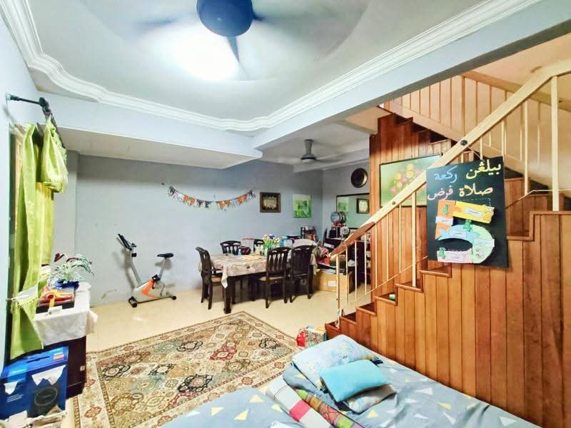 Rumah Teres 2-Tingkat untuk Dijual di Taman Senohong (Jeram) - Ahmad Syafiq - Living Room - PropertyGuru.com.my