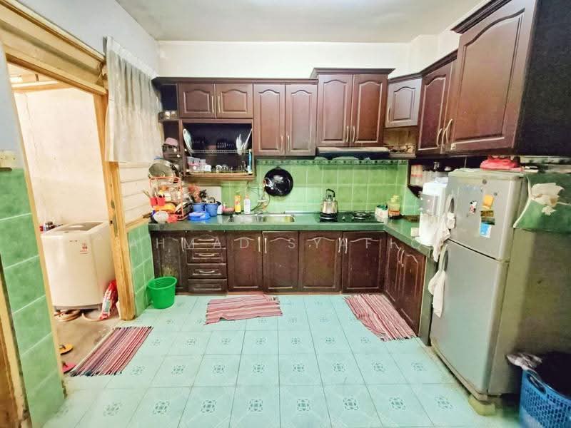 Rumah Teres 2-Tingkat untuk Dijual di Taman Senohong (Jeram) - Ahmad Syafiq - Kitchen - PropertyGuru.com.my