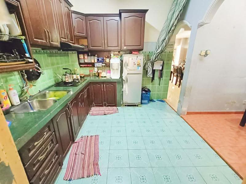 Rumah Teres 2-Tingkat untuk Dijual di Taman Senohong (Jeram) - Ahmad Syafiq - Kitchen - PropertyGuru.com.my