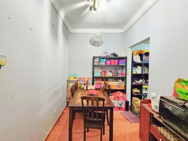 Rumah Teres 2-Tingkat untuk Dijual di Taman Senohong (Jeram) - Ahmad Syafiq - Dining Room - PropertyGuru.com.my