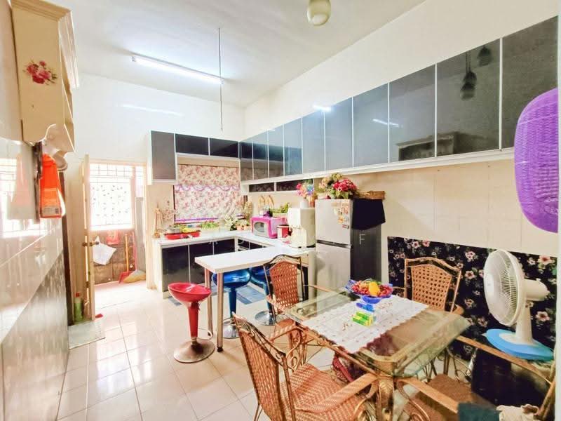 Rumah Teres 2-Tingkat untuk Dijual di Taman Panglima (Telok Panglima Garang) - Ahmad Syafiq - Kitchen - PropertyGuru.com.my