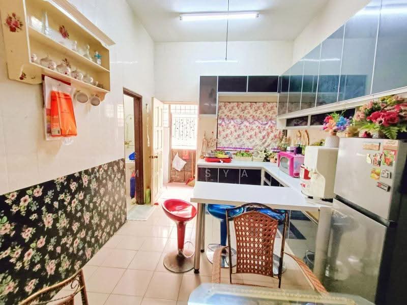 Rumah Teres 2-Tingkat untuk Dijual di Taman Panglima (Telok Panglima Garang) - Ahmad Syafiq - Kitchen - PropertyGuru.com.my