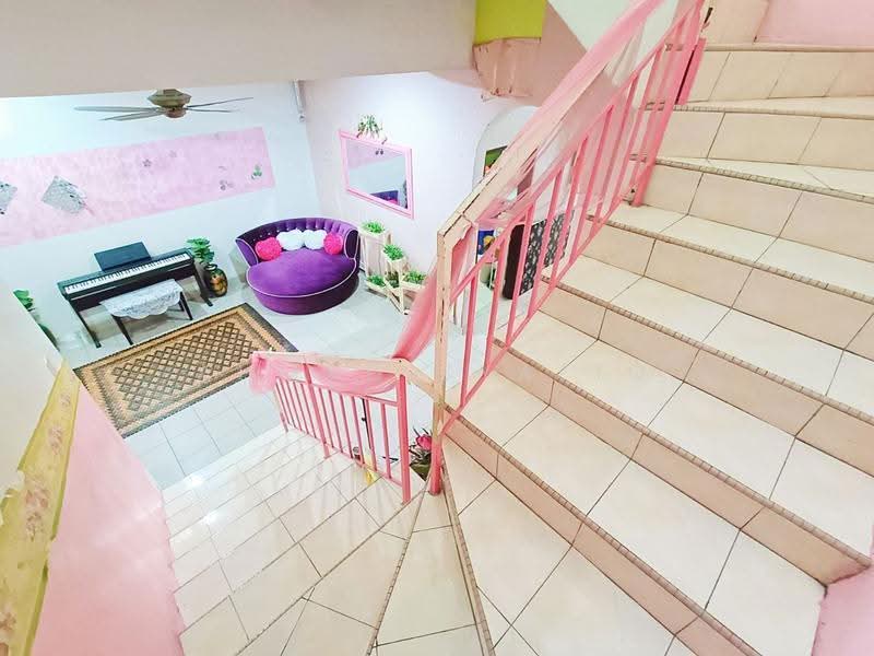 Rumah Teres 2-Tingkat untuk Dijual di Taman Panglima (Telok Panglima Garang) - Ahmad Syafiq - Stairs - PropertyGuru.com.my