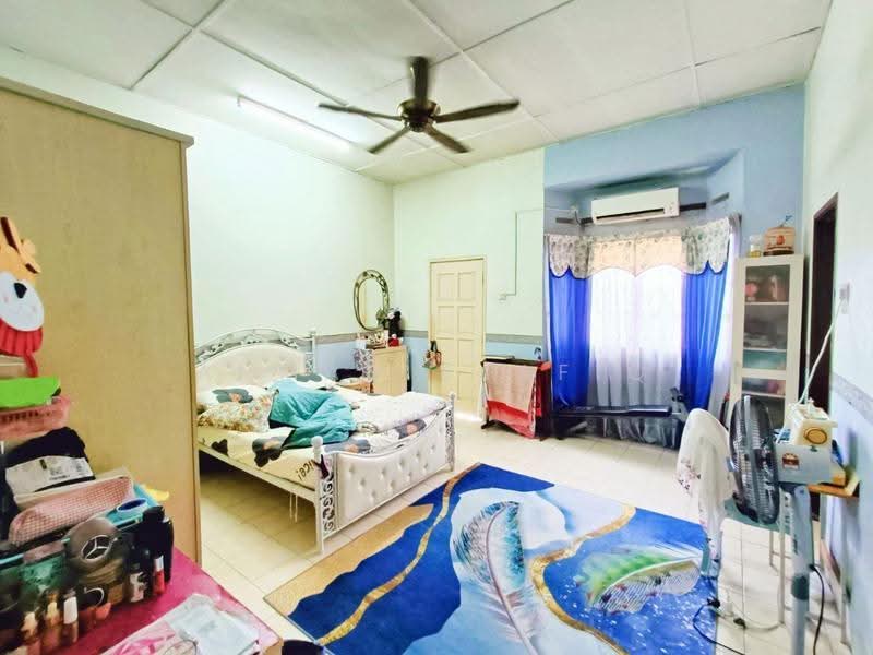 Rumah Teres 2-Tingkat untuk Dijual di Taman Panglima (Telok Panglima Garang) - Ahmad Syafiq - Bedroom - PropertyGuru.com.my
