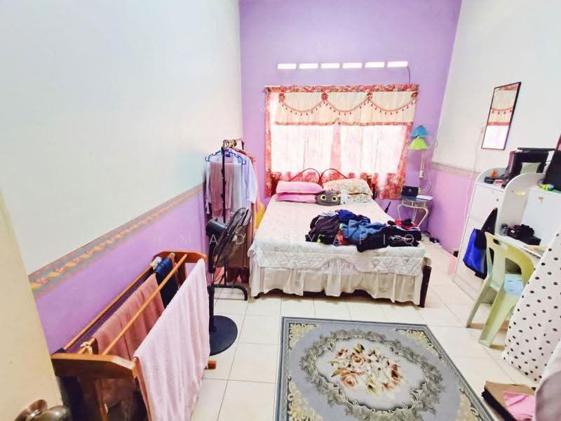 Rumah Teres 2-Tingkat untuk Dijual di Taman Panglima (Telok Panglima Garang) - Ahmad Syafiq - Bedroom - PropertyGuru.com.my