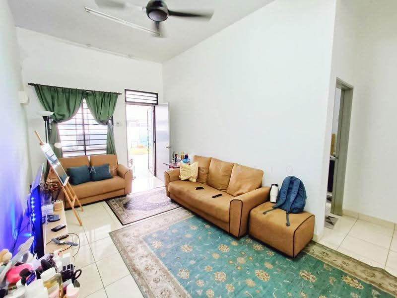 1-storey Terraced House for Sale in Kampung Batu 9 Kebun Baru (Telok Panglima Garang) - Ahmad Syafiq - Living Room - PropertyGuru.com.my