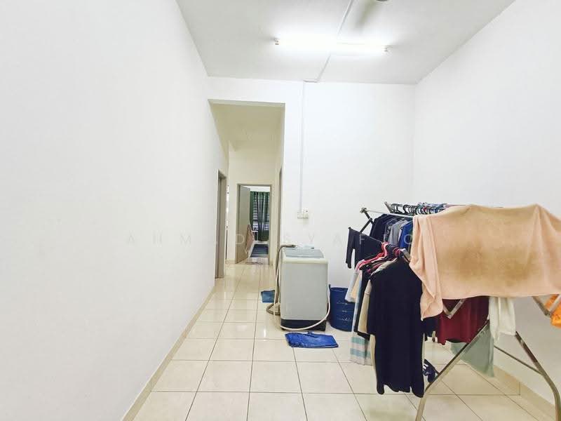 1-storey Terraced House for Sale in Kampung Batu 9 Kebun Baru (Telok Panglima Garang) - Ahmad Syafiq - Kitchen - PropertyGuru.com.my
