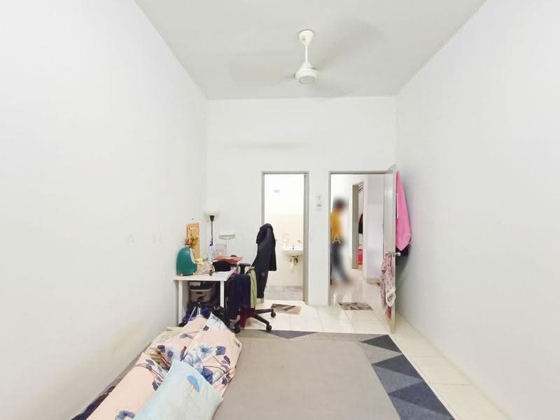 1-storey Terraced House for Sale in Kampung Batu 9 Kebun Baru (Telok Panglima Garang) - Ahmad Syafiq - Bedroom - PropertyGuru.com.my