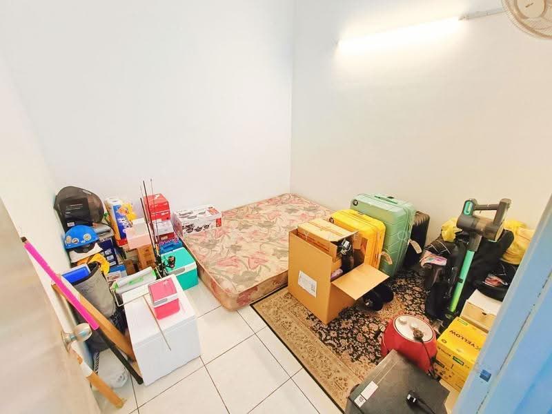 1-storey Terraced House for Sale in Kampung Batu 9 Kebun Baru (Telok Panglima Garang) - Ahmad Syafiq - Bedroom - PropertyGuru.com.my