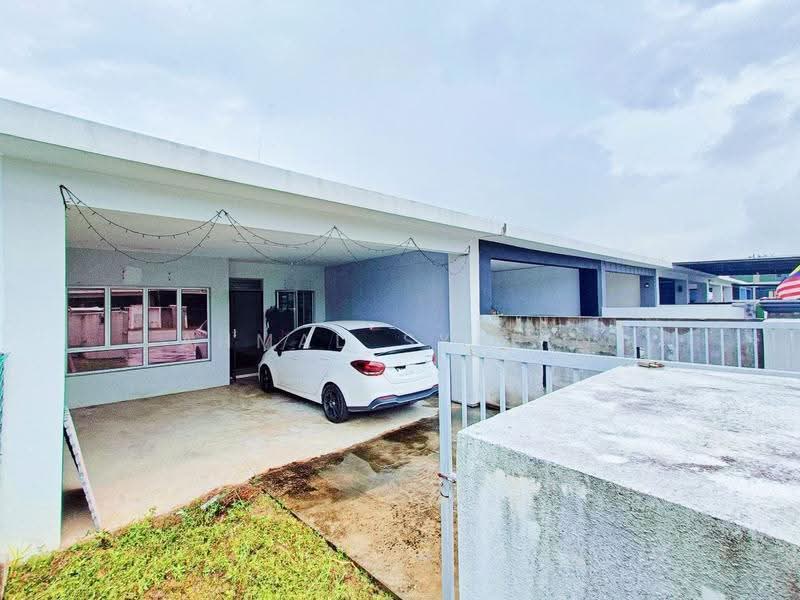1-storey Terraced House for Sale in Kampung Batu 9 Kebun Baru (Telok Panglima Garang) - Ahmad Syafiq - Exterior - PropertyGuru.com.my