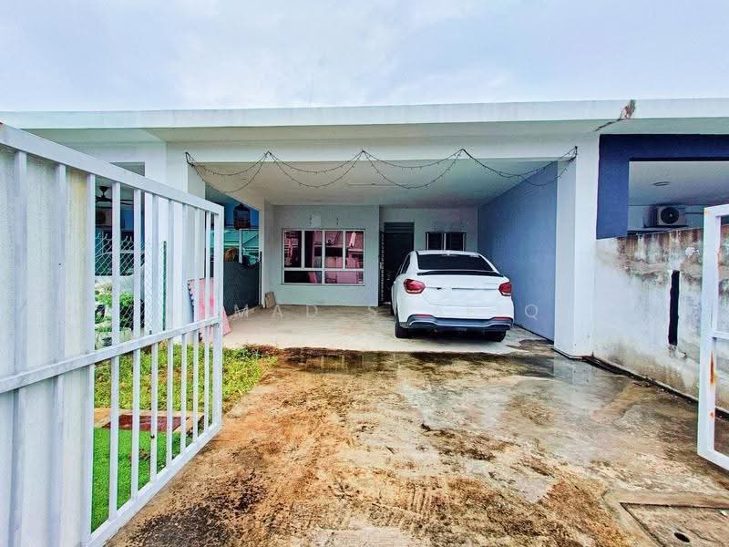 1-storey Terraced House for Sale in Kampung Batu 9 Kebun Baru (Telok Panglima Garang) - Ahmad Syafiq - Exterior - PropertyGuru.com.my