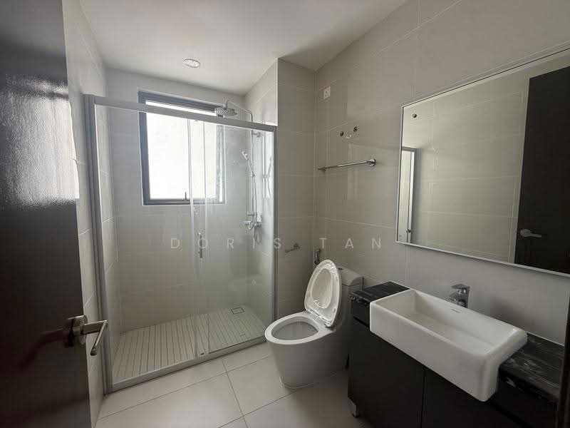 Kondominium untuk Dijual di Kings Bay @ Country Garden Danga Bay - Doris Tan - Bathroom - PropertyGuru.com.my