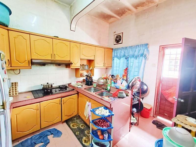 1-storey Terraced House for Sale in Kampung Kanchong Darat (Banting) - Ahmad Syafiq - Kitchen - PropertyGuru.com.my
