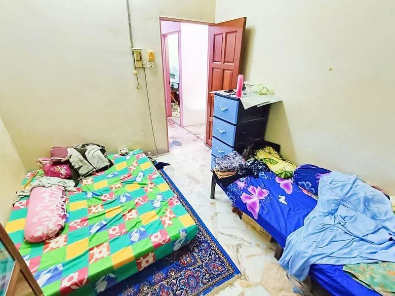 1-storey Terraced House for Sale in Kampung Kanchong Darat (Banting) - Ahmad Syafiq - Bedroom - PropertyGuru.com.my