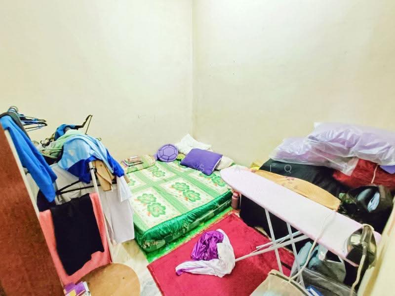 1-storey Terraced House for Sale in Kampung Kanchong Darat (Banting) - Ahmad Syafiq - Bedroom - PropertyGuru.com.my