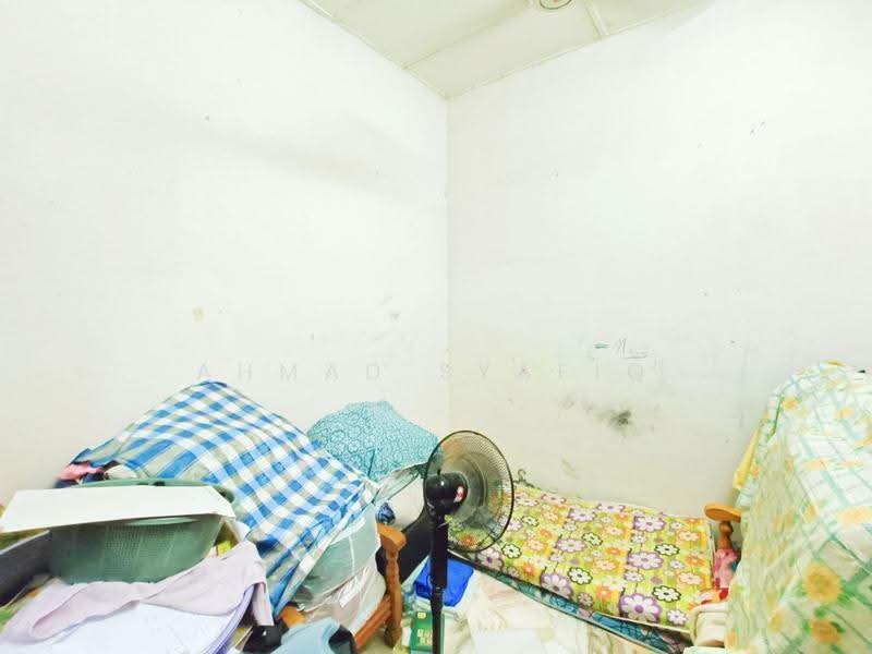 1-storey Terraced House for Sale in Kampung Kanchong Darat (Banting) - Ahmad Syafiq - Bedroom - PropertyGuru.com.my