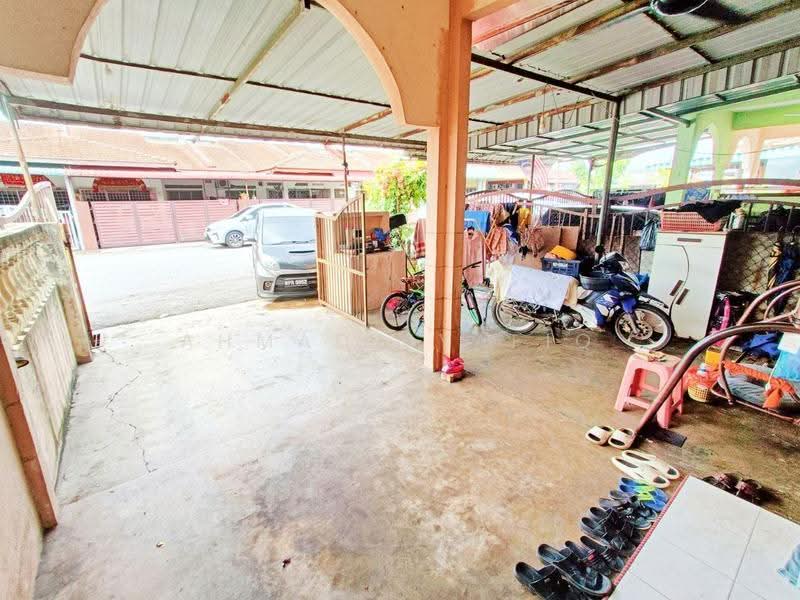 1-storey Terraced House for Sale in Kampung Kanchong Darat (Banting) - Ahmad Syafiq - Exterior - PropertyGuru.com.my