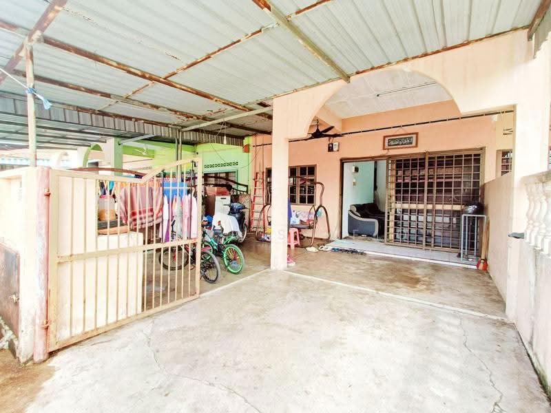 1-storey Terraced House for Sale in Kampung Kanchong Darat (Banting) - Ahmad Syafiq - Exterior - PropertyGuru.com.my
