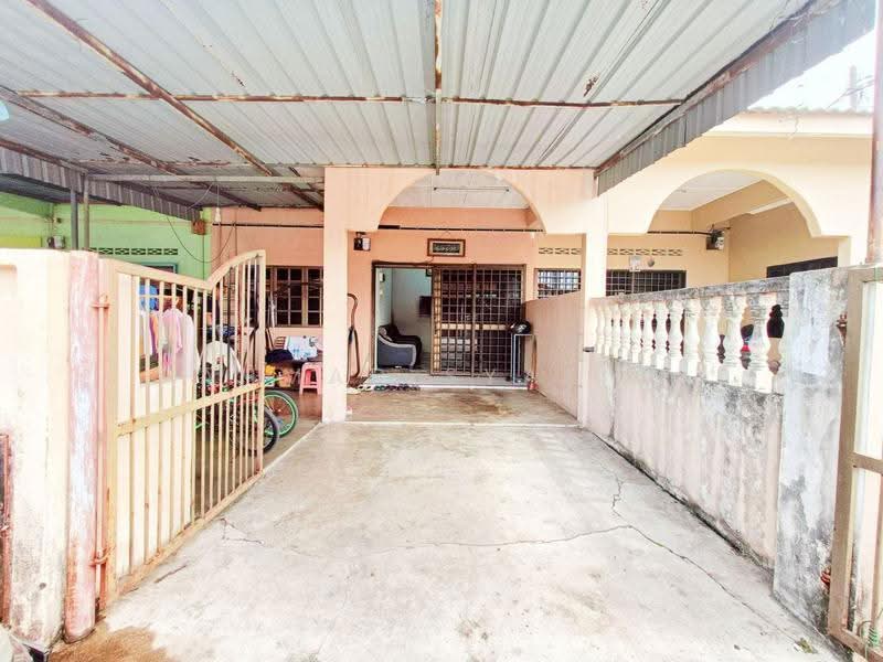 1-storey Terraced House for Sale in Kampung Kanchong Darat (Banting) - Ahmad Syafiq - Exterior - PropertyGuru.com.my