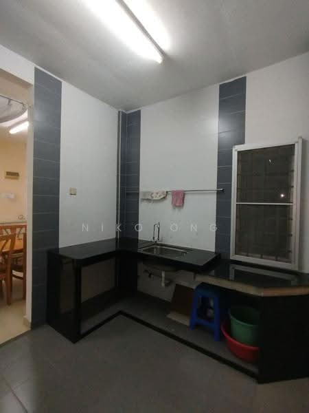 Flat for Rent at Taman Tampoi Utama Flat - Niko Ong - Kitchen - PropertyGuru.com.my