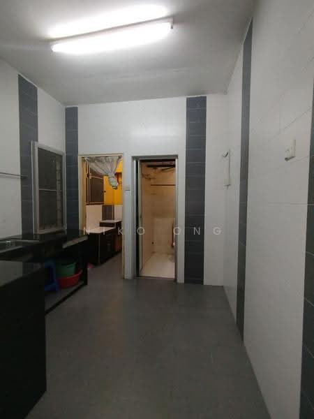 Flat for Rent at Taman Tampoi Utama Flat - Niko Ong - Kitchen - PropertyGuru.com.my