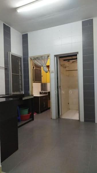 Flat for Rent at Taman Tampoi Utama Flat - Niko Ong - Kitchen - PropertyGuru.com.my