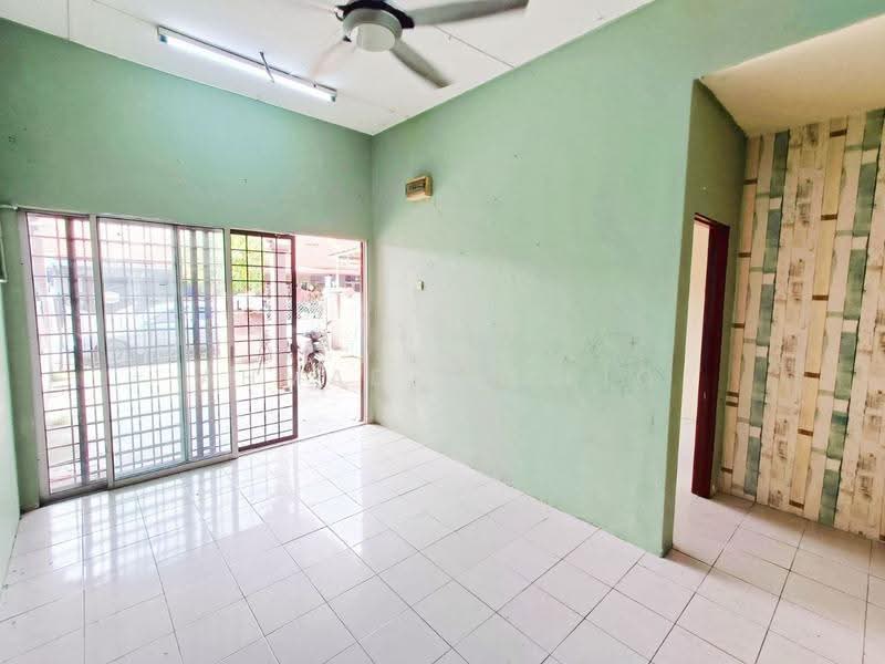 Rumah Teres 1-Tingkat untuk Dijual di Kampung Tok Muda (Kapar) - Ahmad Syafiq - Living Room - PropertyGuru.com.my