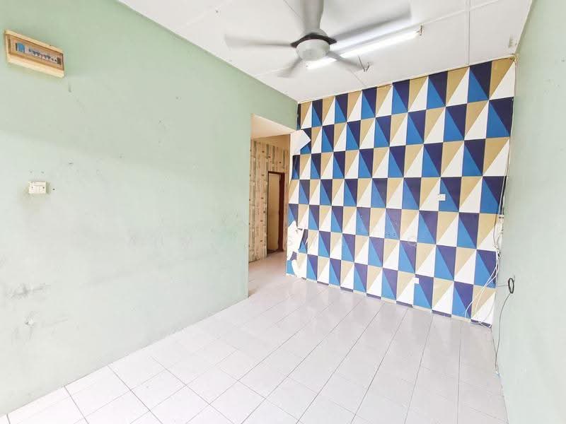 Rumah Teres 1-Tingkat untuk Dijual di Kampung Tok Muda (Kapar) - Ahmad Syafiq - Living Room - PropertyGuru.com.my