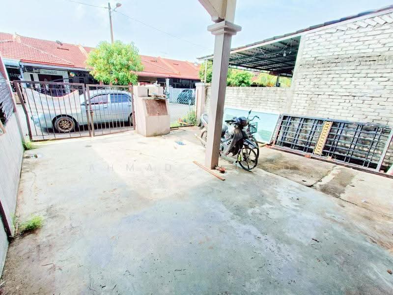 Rumah Teres 1-Tingkat untuk Dijual di Kampung Tok Muda (Kapar) - Ahmad Syafiq - Exterior - PropertyGuru.com.my