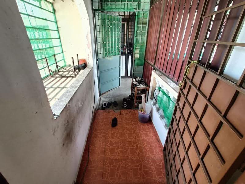 Flat for Sale at Taman Suria Pendamar Flat - Ahmad Syafiq - Entrance - PropertyGuru.com.my