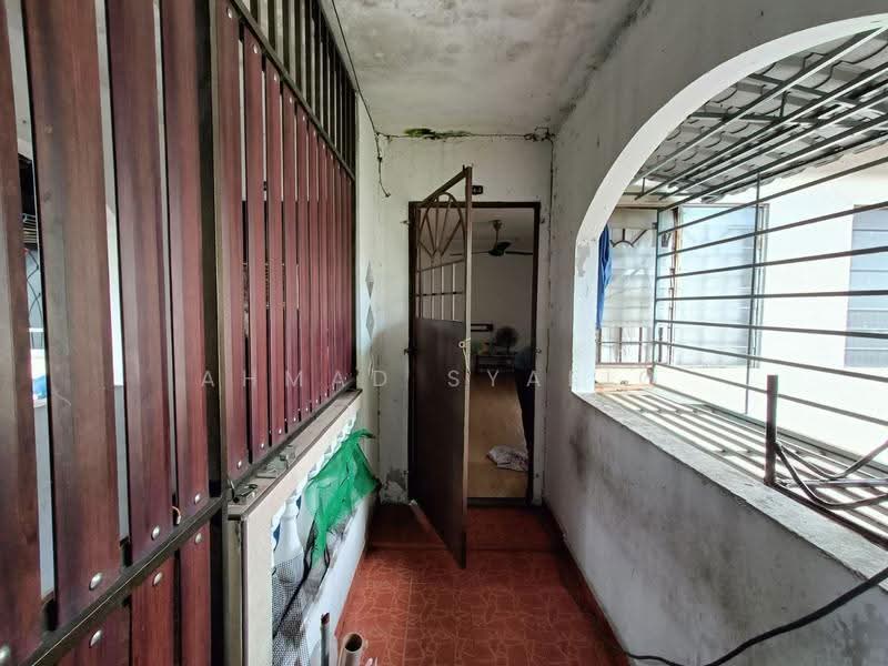 Flat for Sale at Taman Suria Pendamar Flat - Ahmad Syafiq - Entrance - PropertyGuru.com.my