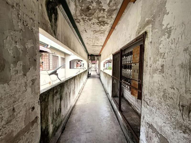 Flat for Sale at Taman Suria Pendamar Flat - Ahmad Syafiq - Corridor - PropertyGuru.com.my