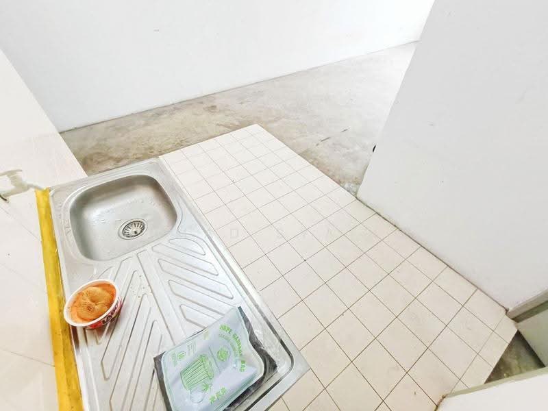 Flat for Sale at Taman Aman Perdana - Ahmad Syafiq - Kitchen - PropertyGuru.com.my