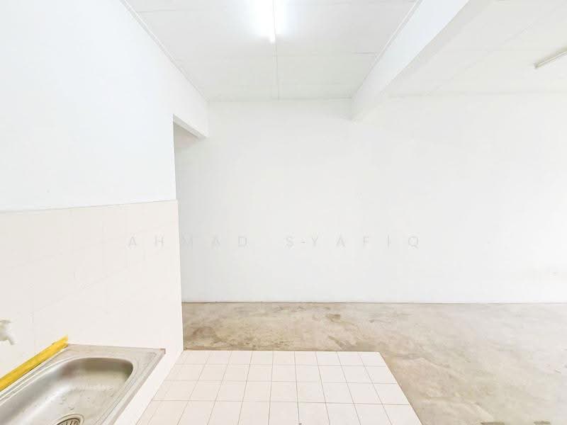 Flat for Sale at Taman Aman Perdana - Ahmad Syafiq - Kitchen - PropertyGuru.com.my