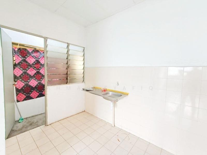Flat for Sale at Taman Aman Perdana - Ahmad Syafiq - Kitchen - PropertyGuru.com.my