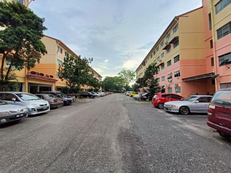 Flat for Sale at Taman Aman Perdana - Ahmad Syafiq - Car Park - PropertyGuru.com.my