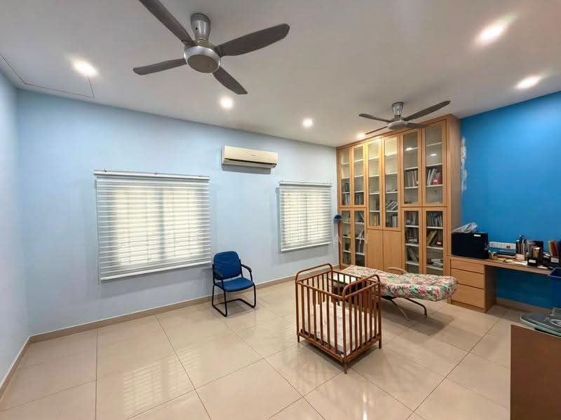 Rumah Teres 3-Tingkat untuk Dijual di Kampung Sungai Nibong (Bayan Lepas) - Lim Yi An - Study - PropertyGuru.com.my