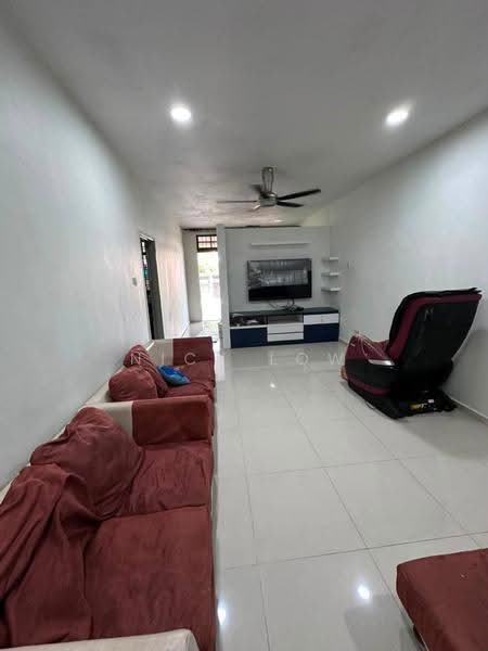 Rumah Teres 1-Tingkat untuk Disewa di Taman Pelangi Indah (Ulu Tiram) - Nick Low - Living Room - PropertyGuru.com.my