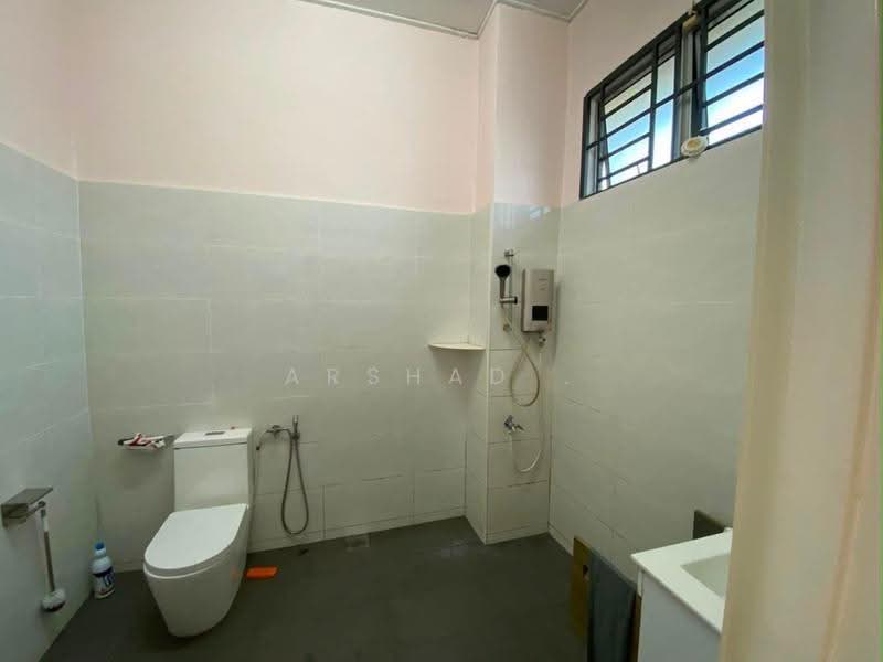 Rumah Teres 2-Tingkat untuk Dijual di Taman Pulai Utama (Skudai) - Arshad . - Bathroom - PropertyGuru.com.my