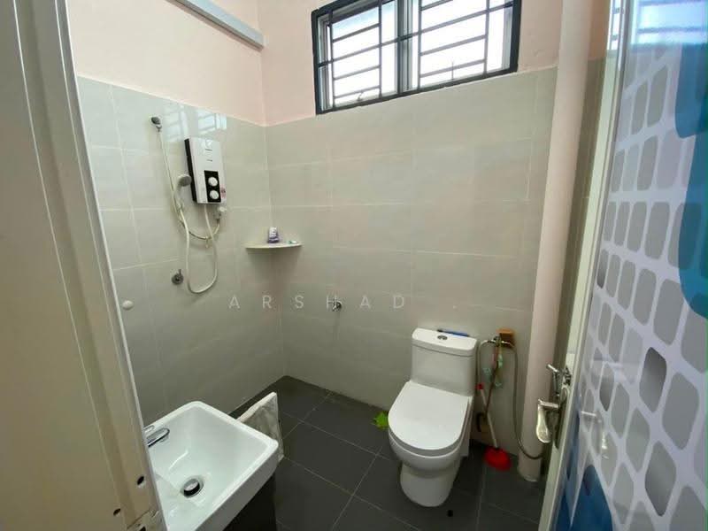 Rumah Teres 2-Tingkat untuk Dijual di Taman Pulai Utama (Skudai) - Arshad . - Bathroom - PropertyGuru.com.my